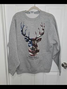 Vintage Y2K Pluma Deer Hunting Print Gray Sweatshirt Men's Medium Fleece